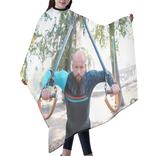 Personality  Young Man Training At Outdoor Gym Hair Cutting Cape