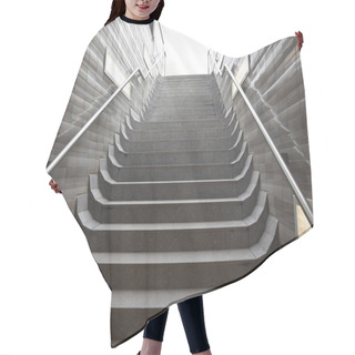 Personality  From Underground Passage Hair Cutting Cape