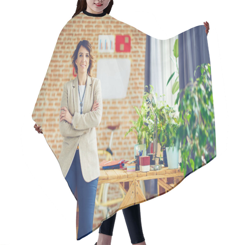 Personality  Elegant businesswoman at modern office hair cutting cape