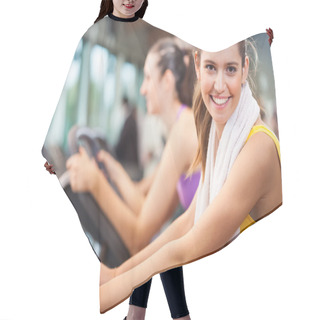 Personality  Woman Training In A Fitness Club Hair Cutting Cape