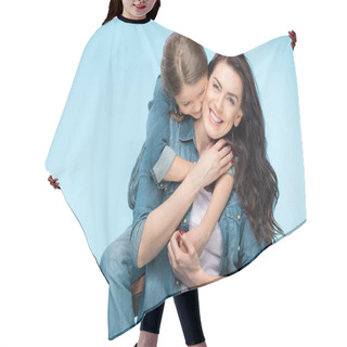 Personality  Mother And Daughter Hugging Hair Cutting Cape