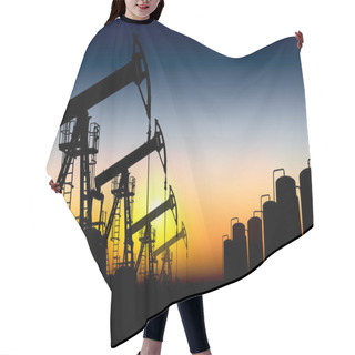 Personality  Silhouette Oil Pumps Hair Cutting Cape