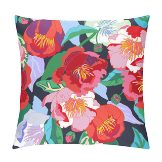 Personality  Seamless Floral  Background. Isolated Red Flowers And Leafs On B Pillow Covers