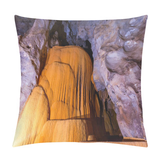 Personality  Cave Stalactites And Stalagmites Pillow Covers