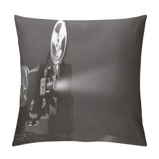 Personality  Vintage Film Projector And Film Screening Pillow Covers