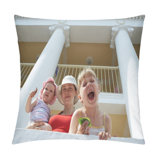 Personality  Mama With Daughters Pillow Covers