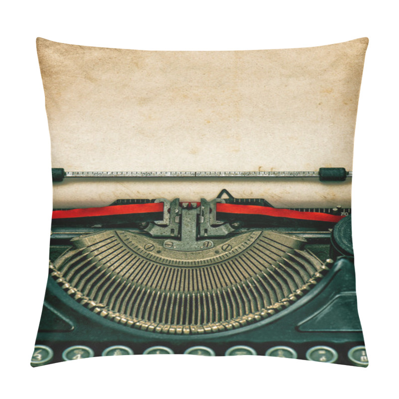 Personality  Vintage Typewriter With Textured Grungy Paper Pillow Covers