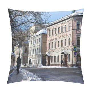 Personality  Moscow, Russia, March, 06, 2018. Man Walking On Vorontsovo Pole Street Pillow Covers