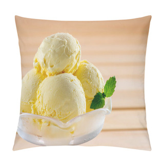 Personality  Ice Cream Made From Fresh And Delicious Milk Pillow Covers