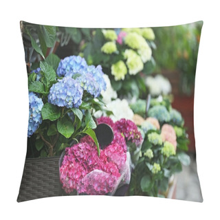 Personality  Blooming Flowers In A Shop Pillow Covers