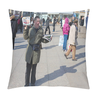 Personality  Newspaper Seller Pillow Covers