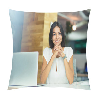 Personality  Portrait Of A Cheerful Businesswoman In Office Pillow Covers