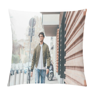 Personality  Man In City Looking Away Pillow Covers