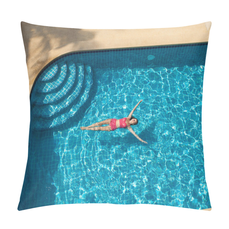 Personality  Woman Swimming And Relaxing In Pool Pillow Covers