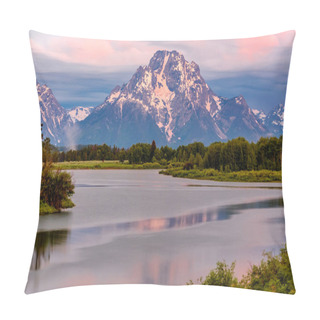 Personality  Grand Teton Mountains From Oxbow Bend On The Snake River At Sunrise. Grand Teton National Park, Wyoming, USA. Pillow Covers