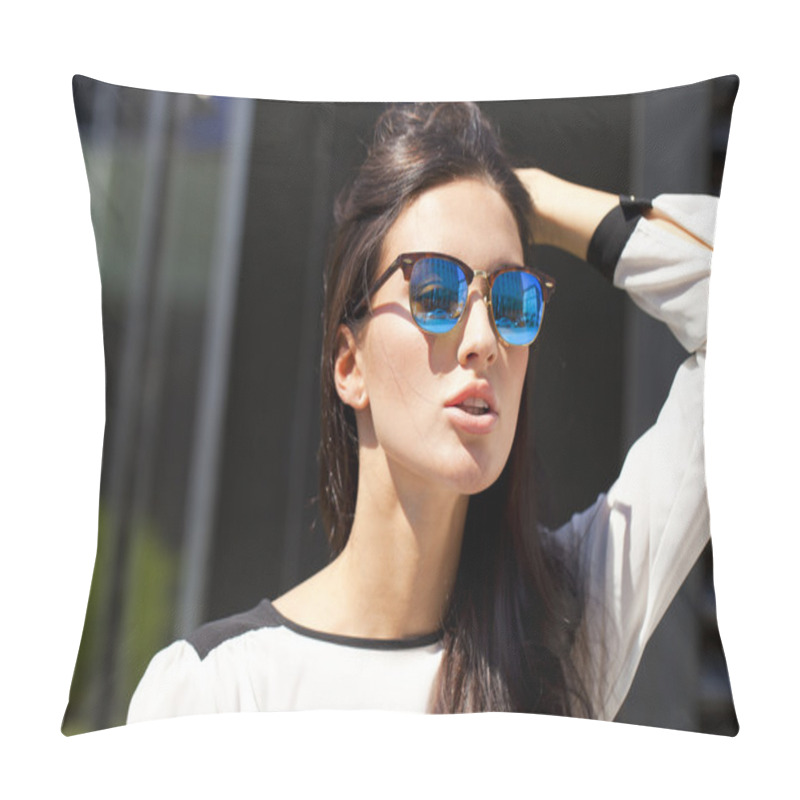 Personality  Business Woman With Blue Mirrored Sunglasses Pillow Covers