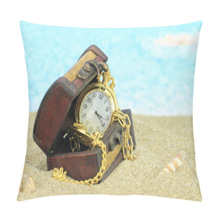 Personality  Antique Pocket Clock In A Treasure Chest On A Beach Pillow Covers