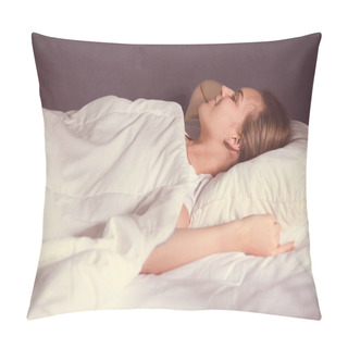 Personality  Beautiful Young Blonde Woman Sleeping In Bed Pillow Covers