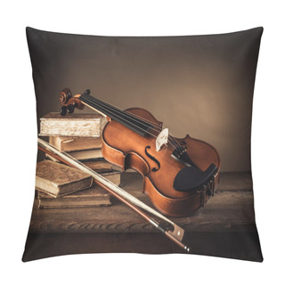 Personality  Violin, Bow And Old Books Pillow Covers