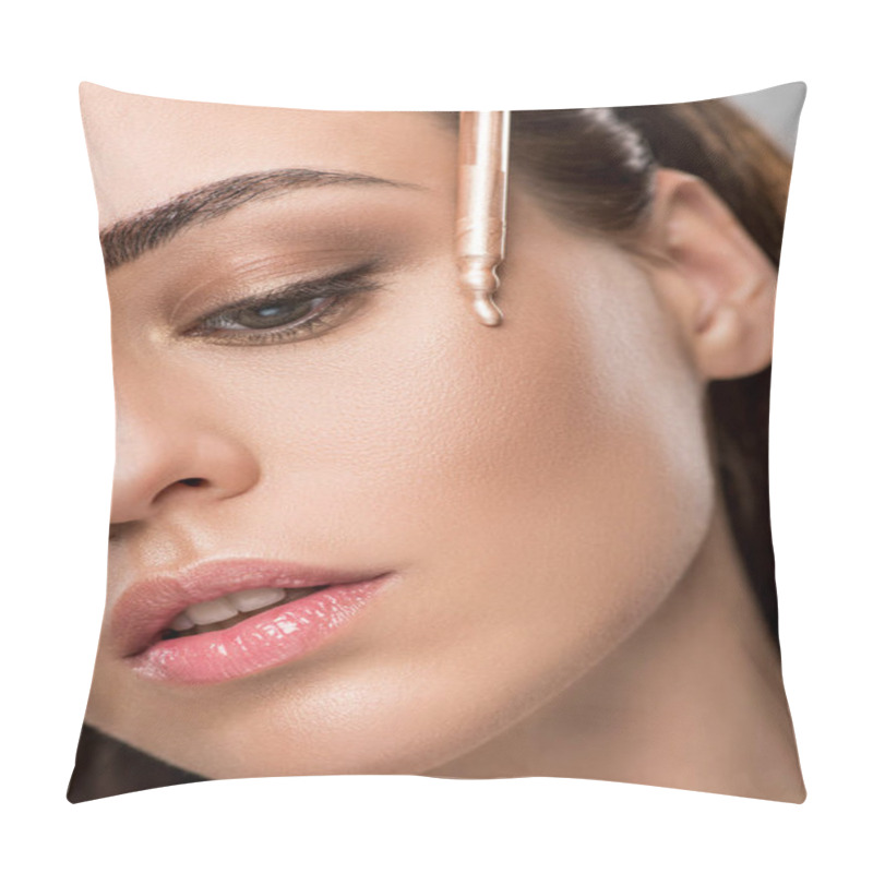 Personality  Attractive Girl Applying Highlighter Or Bronzer With Pipette Pillow Covers