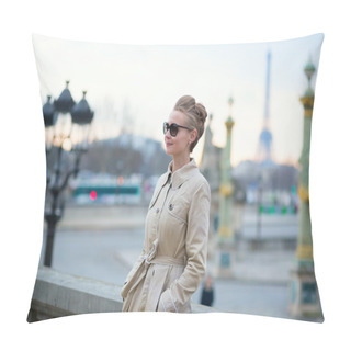 Personality  Beautiful Parisian Woman Pillow Covers