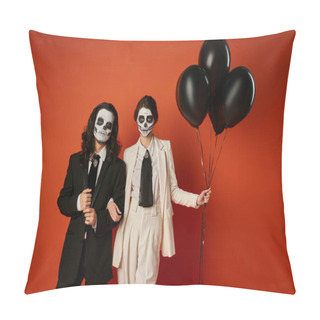 Personality  Dia De Los Muertos Party, Elegant Couple In Sugar Skull Makeup Standing With Black Balloons On Red Pillow Covers