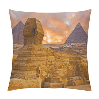 Personality  View Of The Sphinx Egypt, The Giza Plateau In The Sahara Desert Pillow Covers