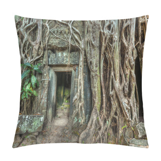 Personality  Ancient Stone Door And Tree Roots, Ta Prohm Temple, Angkor Pillow Covers