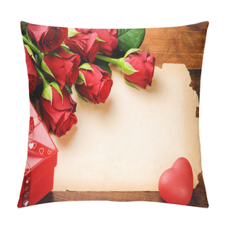 Personality  Valentine's Frame With Red Roses And Vintage Paper Pillow Covers