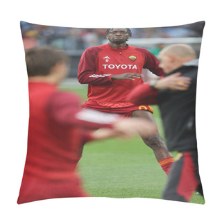 Personality  Rome, Italy 17.03.2024: 10 Months After The Injury He Returns To The Field For Warm-ups Tammy Abraham Of Roma Before The Italy Serie A TIM 2023-2024 Football Match AS Roma Vs US Sassuolo Calcio At Olympic Stadium In Rome.  Pillow Covers