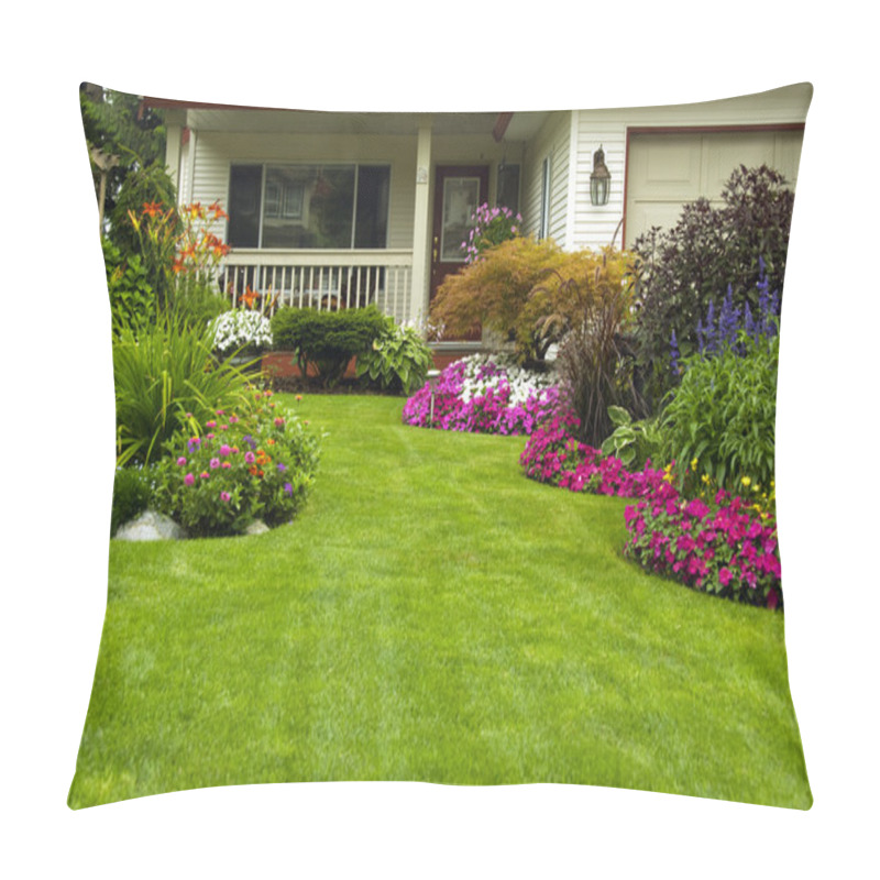 Personality  Manicured Green Yard Pillow Covers