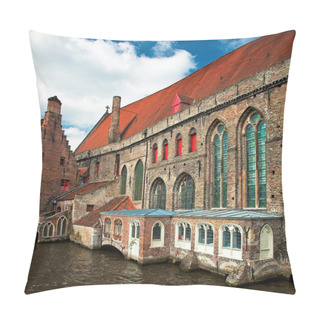 Personality  Houses Along The Canal Pillow Covers