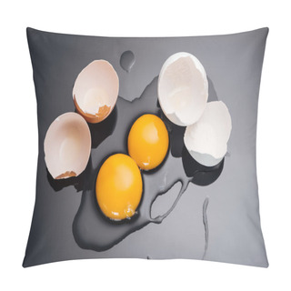Personality  Top View Of Raw Smashed Chicken Eggs With Yolks, Proteins And Eggshell On Black Background Pillow Covers