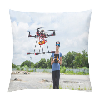 Personality  Woman Controlling Drone Quadcopter  Pillow Covers