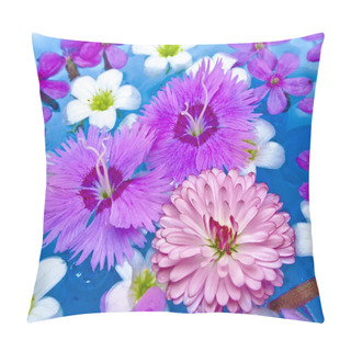 Personality  Floating Summer Flowers Pillow Covers