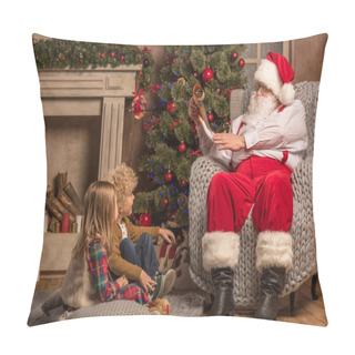 Personality  Santa Claus With Children Reading Wishlist   Pillow Covers