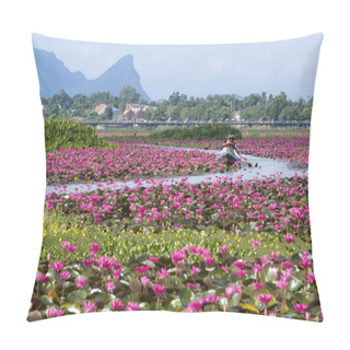 Personality  Talay Noi Wetlands, Phattalung Pillow Covers