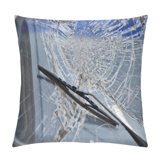 Personality  Car Crash Broken Windshield Pillow Covers