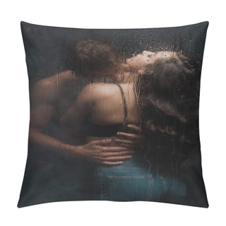 Personality  Sexy Couple Hugging And Kissing Behind Wet Glass Pillow Covers