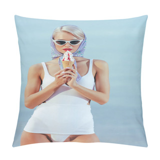 Personality  Elegant Girl In Vintage Swimwear And Sunglasses Holding Ice Cream And Posing Near The Sea Pillow Covers
