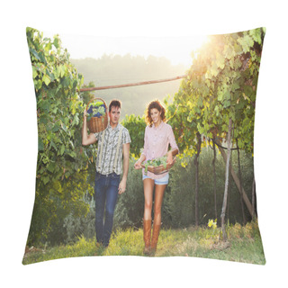 Personality  Couple Of Farmers Harvesting The Grape Pillow Covers