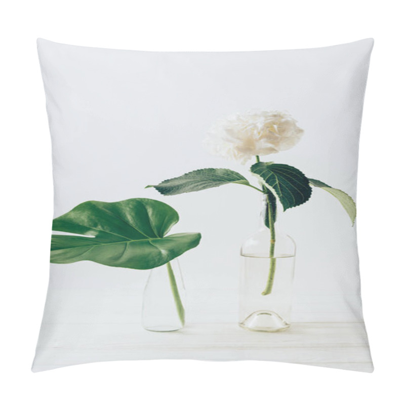 Personality  white blooming flower of hydrangea in vases, on white pillow covers