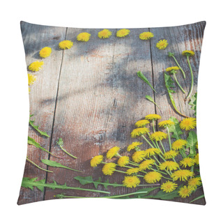 Personality  Dandelions On Old Wooden Background Pillow Covers