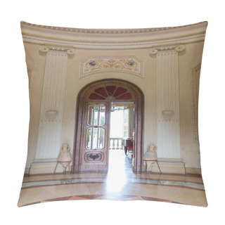 Personality  Circular Room With Entrance In Luxurious Old House. High Quality Photo Pillow Covers
