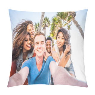 Personality  Friends Taking Selfie Pillow Covers