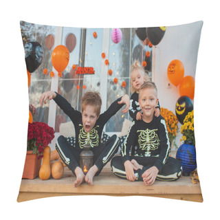 Personality  Kids Dressed As Skeletons  Play On The Terrace Of Their House. The Space Is Decorated With Themed Balloons, Garlands, Chrysanthemums. Halloween Decorations Pillow Covers
