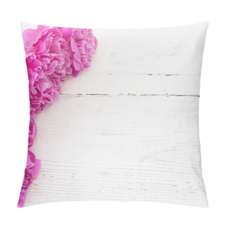 Personality  Flowers On White Wooden Background Pillow Covers