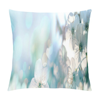 Personality  Beautiful Bright Daisies In Green Field. Spring Flowers Pillow Covers