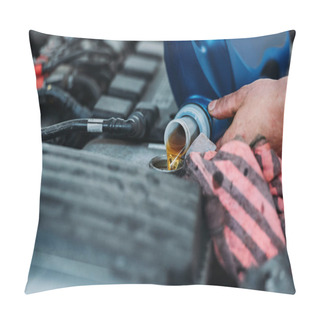 Personality  Automechanic Changing Motor Oil Pillow Covers