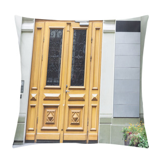 Personality  Outdoor Office Doors With Empty Signboards  Pillow Covers